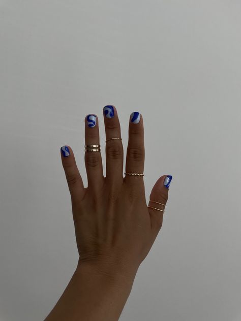 Light Blue Gel Nails Short Summer, Shirt Nail Inspiration, Short Nail Blue Designs, Simple Short Almond Nails Solid Color, Light Blue Gel X Nails, Painted Nails Ideas Polish No Acrylic, Blue Nail Art Short Nails, Monochromatic Nail Designs, Simple Navy Blue Nails