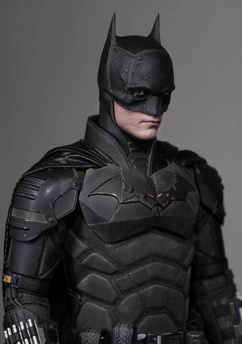 Batman Helmet, Movie 2024, League Of Heroes, Batman 2022, Batman Suit, Batman 2, Batman Cosplay, Batman Costume, Suit Ideas