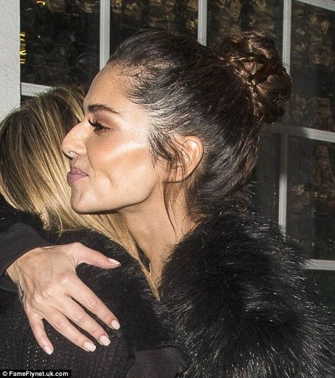 Good to see you! Cheryl Fernandez Versini showed off her super sharp cheekbones as she hugged fans and friends outside the X Factor rehearsals on Wednesday Cheryl X Factor, Cheryl Cole X Factor, Sharp Cheekbones, Cheryl Tweedy, Cheryl Ann Tweedy, Cheryl Fernandez Versini, Cheryl Cole, Good To See You, X Factor