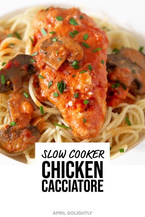 Italian Slow Cooker Chicken, Chicken Cacciatore Slow Cooker, Seasoned Chicken Thighs, Crockpot Chicken Cacciatore, Slow Cooker Chicken Cacciatore, Italian Chicken Dishes, Crockpot Chicken Thighs, Slow Cooker Italian Beef, Season Chicken