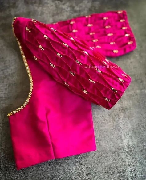 Saree Blouse Ideas | 💚♥️✨ | Instagram Simple Blouse Pattern, Saree Blouse Ideas, Basic Blouse Designs, Blouse Ideas, Saree Blouse Neck Designs, Latest Model Blouse Designs, New Saree Blouse Designs, Traditional Blouse Designs, Cutwork Blouse Designs