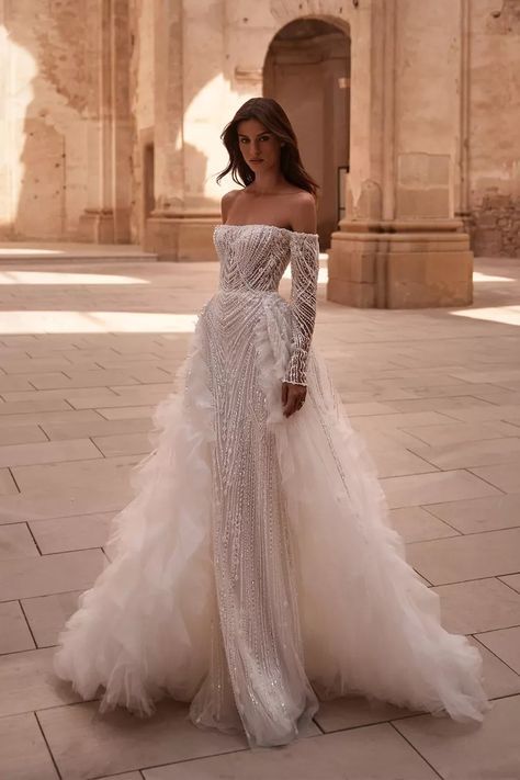 Wedding Dresses Milla Nova, Wedding Dress 2025 Trend, Wedding Dresses 2025, Mila Nova Wedding Dress, Strapless Sheath Wedding Dress, Mila Nova, Milla Nova Wedding Dresses, Column Wedding Dress, Milla Nova