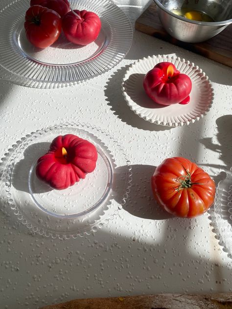 Tomato Candle, Tomato Leaves, Italian Dinner Party, Fruit Candles, Heirloom Tomato, Food Candles, Italian Dinner, Heirloom Tomatoes, Farmers Market