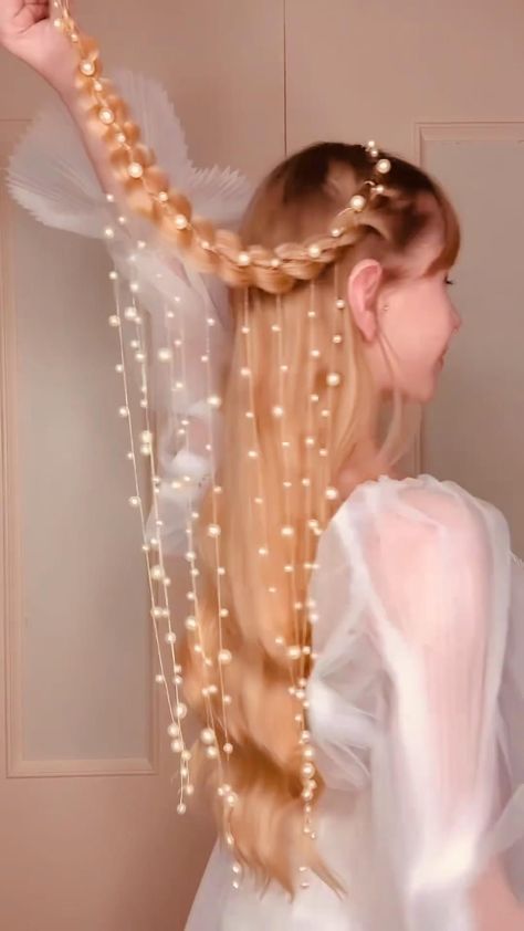 Hair Vine Bridal, Wedding Hair Vine, Vine Wedding, Beautiful Braided Hair, Fashion Fails, Black Queens, Bridal Hairstyles, Hair Up Styles, Bridal Hair Vine