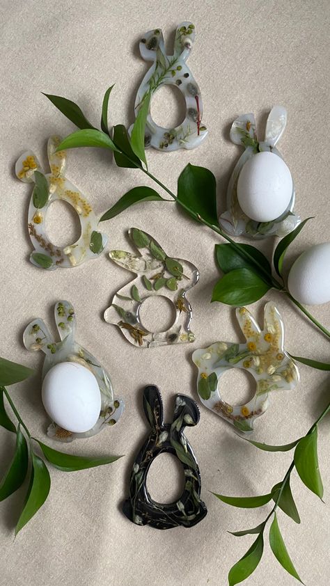 Easter Resin Ideas, Resin Crafts Tutorial, Bedroom Decor Design, Diy Resin Art, Spring Art, Resin Diy, Resin Crafts, Resin Art, Epoxy Resin