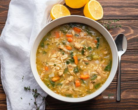 Lemon Chicken & Orzo Soup — The Yummy Vegan Vegan Lemon Chicken, Lemon Chicken And Orzo, Chicken And Orzo Soup, Spicy Thai Soup, Soup And Stew Recipes, Pot Pie Soup Recipe, Chicken And Orzo, Lemon Chicken Orzo, Soy Curls