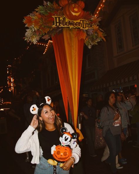 Repost by the pumpkin queen @jazzymaciass 🧡 - I’m a mouse, duh 🎃 ears by : @sarahbellemagic - Disneyland, Disneyworld, Mickey Mouse Ears, Disney Halloween Time, Pumpkins, Spooky Season, Autumn Accessories, Fall 2024 - #explore #explorepage #disney #disneyhalloween #mickeyears #minnieears #embroidery #custommade #handmade #halloween #mickeypumpkin The Pumpkin Queen, Fall Disney, Mouse Ears Disney, Autumn Accessories, Pumpkin Queen, Mickey Pumpkin, Halloween Time, Mickey Mouse Ears, Disney Ears