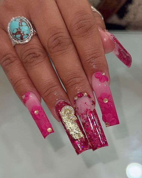 San Judas Nails, Prom Nail Ideas, Nail Fashion Trends, Pretty Short Nails, Prom Nail Designs, Prom Nail, Chrome Nails Designs, Hot Pink Nails, Flower Nail Designs