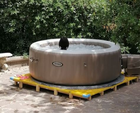 Aménagement d'un Coin Spa Gonflable Extérieur: 7 Erreurs et Conseils - Almeneo Coin Spa, Deco Spa, Spa Jacuzzi, Mini Spa, Pools Backyard, Diy Spa, Swimming Pools Backyard, Backyard Pool, Caravan