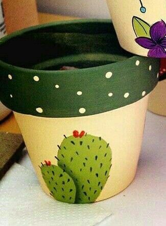 Mexican Flower Pot Painting Ideas, Clay Pots Painted, Hand Painted Pots Diy, Hand Painted Flower Pots, Terra Cotta Pot Crafts Diy, Clay Pot Projects, Painting Ideas Easy, Plant Pot Design, Flower Pot Art