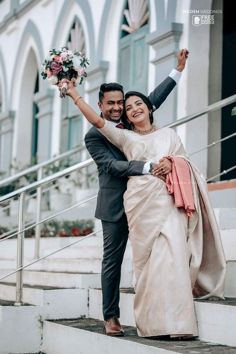 Kerala Christian Wedding Photography, Christian Wedding Couple Poses, Christian Marriage Photography, Christian Wedding Poses, Christian Poses, Catholic Couple, Church Photoshoot, Reception Poses, Christian Wedding Photography