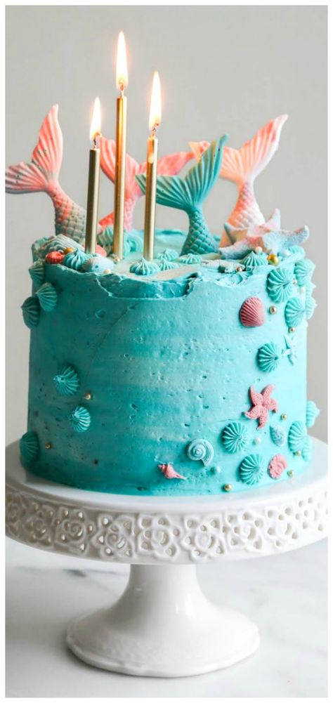 Mermaid Oreo Funfetti Birthday Cake ~ Funfetti oreo cake with classic vanilla buttercream. Birthday Cake Funfetti, Funfetti Oreo, Funfetti Birthday Cake, Cake Funfetti, Oreo Torte, Funfetti Birthday, Mermaid Birthday Cakes, Beach Cakes, Oreo Cupcakes