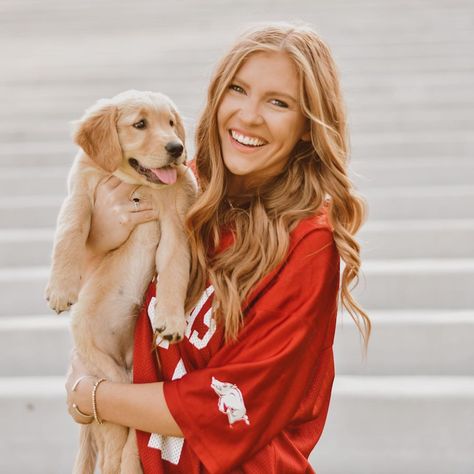 Harper Photography on Instagram: “HAPPY GRADUATION DAY!! Probably not how anyone pictured it but you should be proud of yourself ❤️ You made it!!” Happy Graduation Day, Be Proud Of Yourself, Proud Of Yourself, Grad Photoshoot, Happy Graduation, University Of Arkansas, Grad Pics, Cap And Gown, Grad Photos