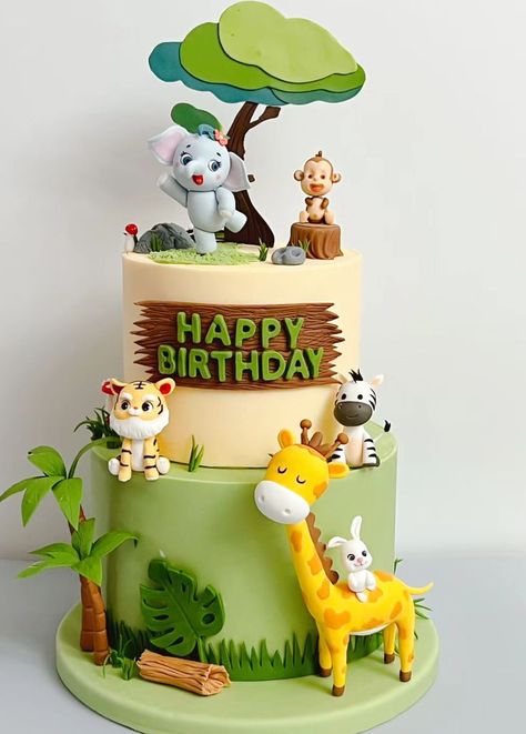 Animal Theme Cake Without Fondant, Animal Theme Cakes For Kids, Jungle Theme Cake Without Fondant, Animal Theme Birthday Cake, Safari Cake Design, Jungle Safari Birthday Cake, Jungle Theme Birthday Cake, Kids Birthday Morning, 2nd Birthday Cake Boy