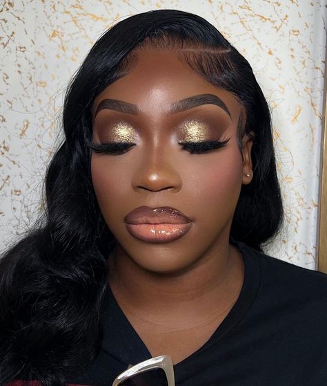 Brunch Makeup Ideas Black Women, Natural Makeup For Black Women Glitter, Full Glam Makeup Looks Black Women Glitter, Shimmer Eye Makeup Dark Skin, Glitter Smokey Eye Black Women, Black And Gold Eye Makeup Dark Skin, Client Makeup, Bronze Eye Makeup, Dark Skin Makeup Tutorial