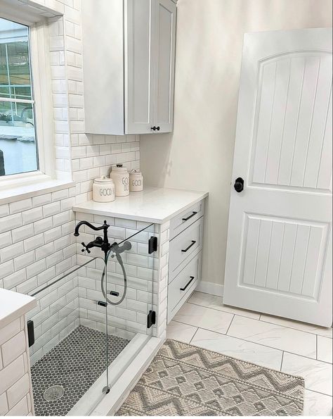 Mudroom Dog Room, Dog Room Design, Utility Room Designs, Mudroom Remodel, Swiss Cottage, Laundry Room/mud Room, Dog Washing Station, Dream Laundry Room, Mudroom Laundry Room