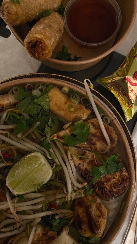 Vietnamese Culture Aesthetic, Aesthetic Dinner Ideas, Pho Aesthetic, Vietnamese Aesthetic, Vegan Aesthetic, Vietnamese Culture, Aesthetic Dinner, Pho Soup, Dinner Aesthetic