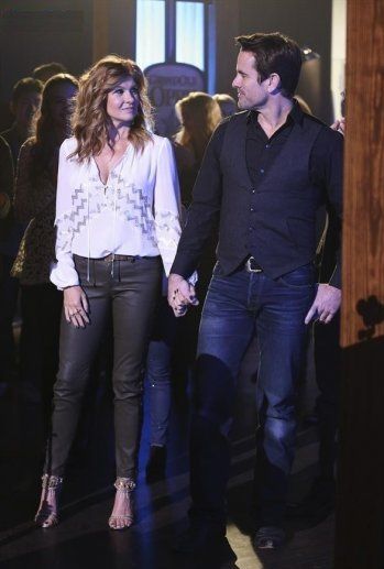 Rayna and Deacon. Rayna James, Nashville Series, Nashville Cast, The Lennon Sisters, Nashville Tv Show, Show Outfits, Zoeys Extraordinary Playlist, Best Tv Couples, Country Pop