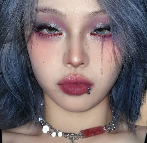 Chinese Halloween Makeup, Jaxajueny Makeup, Cute Grunge Makeup, Colourful Douyin Makeup, Y2k Drag Makeup, Blue Alternative Makeup, Douyin Fantasy Makeup, Star Makeup, High Fashion Makeup