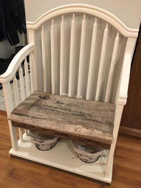 Refurbished Crib Ideas Diy, Crib Bench Repurposed, Upcycle Crib, Crib Makeover, Crib Bench, Recycle Furniture, Old Baby Cribs, Baby Baker, Crib Ideas