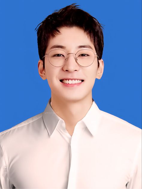 Wonwoo Graduation Pic, Wonwoo Id Picture, Wonwoo Graduation Pic Edit, Wonwoo Id Photo, Wonwoo Birthday, Jisoo Seventeen, Pass Photo, Baby Boy Haircuts, Won Woo