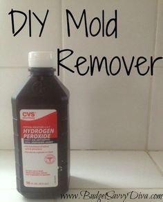 Diy Mold Remover, Nyttige Tips, Astuces Diy, Household Cleaning Tips, Mold Remover, Diy Cleaners, Cleaning Recipes, Hydrogen Peroxide, Cleaners Homemade