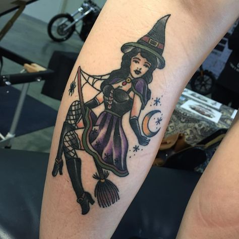 Healed witch babe on the lovely @kaitlynbloffwitch ❤️ back at @thetattshop so hit me up for bookings :) carlindacheff@hotmail.com #witch… Traditional Witch Tattoo, Witch Tattoo Ideas, Halloween Tattoos Sleeve, Halloween Pin Up, Pin Up Girl Tattoo, Witch Tattoo, Halloween Tattoo, Pin Up Tattoos, Halloween Tattoos