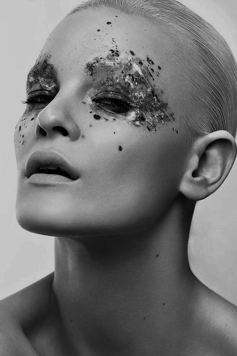 silver leafing makeup Silver Flakes Makeup, Silver Leaf Makeup, Reflective Makeup, Foil Makeup, Moodboard Photos, Silver Leafing, Artsy Makeup, Grey Makeup, Silver Makeup