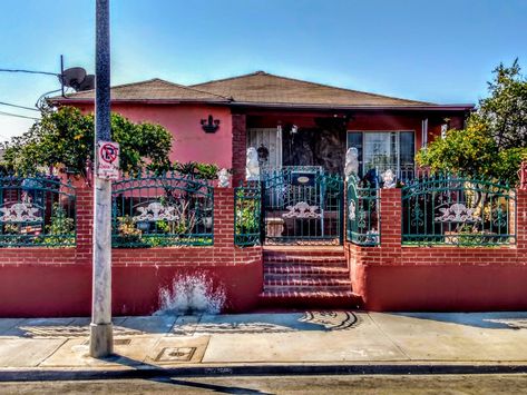 Manuel Navo home in Boyle Heights 1920's & 30's Boyle Heights, Dream House Rooms, Good House, Sketchbook Drawing, Little House, House Rooms, Cemetery, Luxury Homes, Pergola