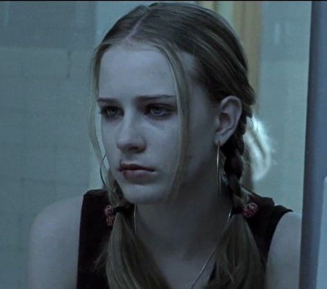 Tracy Core, Tracy Freeland, Tiktok Photos, Thirteen Movie Aesthetic, Thirteen Movie, Requiem For A Dream, Evan Rachel Wood, Pretty When You Cry, Comfort Characters