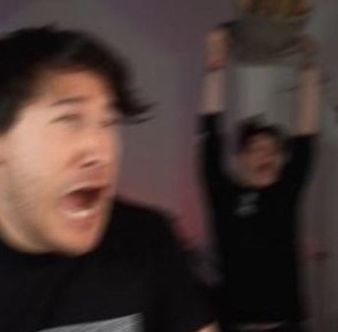 Murdock Markiplier, Markiplier Pfp Aesthetic, Silly Pfp, Markiplier Memes, Mark And Ethan, Funny Poses, Unus Annus, Minecraft Funny, Draw The Squad