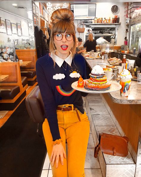 Gold Frame Glasses, Rainbow Pancakes, Diner Food, The Cardigans, Quirky Fashion, Trendy Sunglasses, Zooey Deschanel, Teacher Outfits, Geek Chic