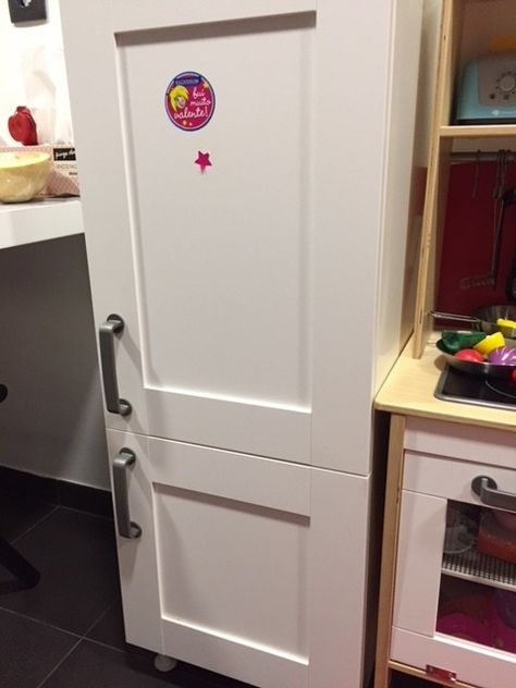 Play fridge to match the DUKTIG play kitchen - IKEA Hackers Ikea Fridge, Play Fridge, Children Room Design, Ikea Kids Kitchen, Ikea Toys, Ikea Play Kitchen, Ikea Duktig, Kitchens Ideas, Play Kitchens