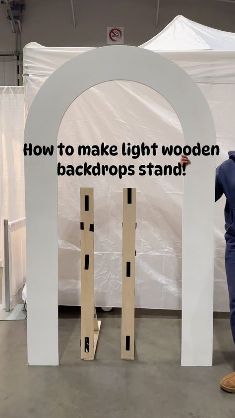 Instagram How To Make Backdrop, Diy Backdrop Stand, Graduation Party Backdrops, Photo Props Diy, Wooden Backdrops, Diy Photo Backdrop, Event Decorating, Party Backdrops, Backdrop Frame