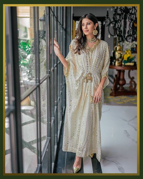 Zarehs on Instagram: “Luxury Formals ‘22 Elephant Castle Kaftan Muse- Faiza Lakhani @secretclosetpk @faizaalakhani #zarehs #zarehsofficial #zarehscouture…” Pakistani Party Wear Dresses, Elephant And Castle, Pakistani Party Wear, Instagram Luxury, Brand Ideas, Neckline Designs, Design School, Embroidery Fashion, Party Wear Dresses