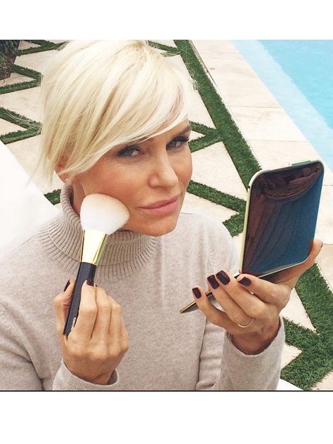 Yolanda Foster Style, How To Apply Bronzer, Yolanda Foster, Yolanda Hadid, Hermes Belt, Favorite Makeup, Cool Blonde, Makeup Product, Favorite Makeup Products