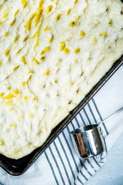 Foccacia Bread Sheet Pan, Sheet Pan Focaccia Bread, Italian Focaccia Recipe, Homemade Bread Dough, Foccacia Bread, Bread Toppings, Pan Recipe, Focaccia Recipe, Wedding Soup