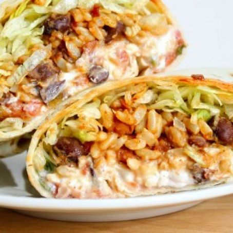 No Meat Burrito, No Meat Dinners, Bean And Rice, Burritos Recipe, Shredded Lettuce, Cayenne Pepper, Pinto Beans, Pepper Sauce, Idee Pasto Sano