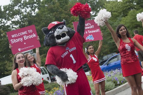 Move In Day 2015 | by Stony Brook University Stony Brook University Aesthetic, Stony Brook University, Stony Brook, Welcome Students, Dream College, Moving Day, Cheerleading, University