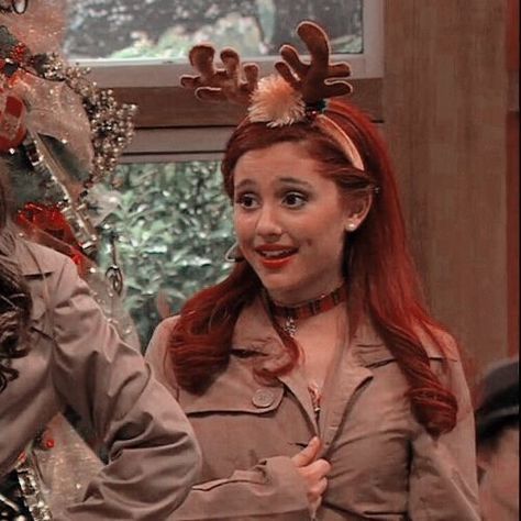 Ariana Grande Cat, Christmas Tumblr, Sam & Cat, Ariana Grande Fans, Ariana Grande Photoshoot, Ariana G, Book Icons, Twitter Icon, Cat Icon