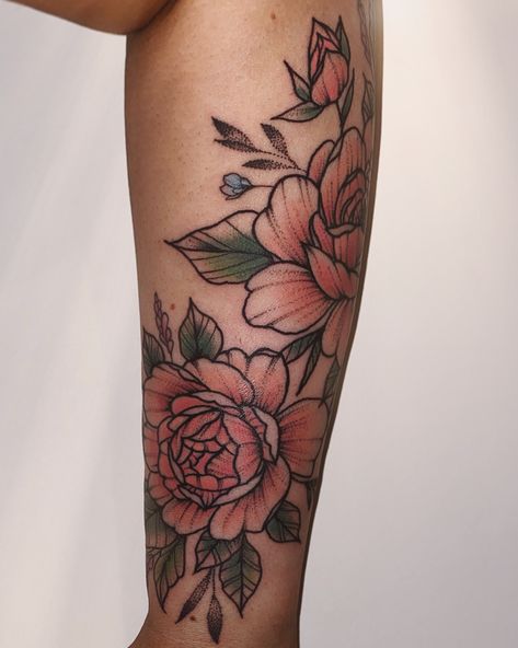 Detailed Traditional Tattoo, Flower Forearm Tattoo Color, Colorful Flower Tattoos For Women, Hydrangea And Peony Tattoo, Peony Color Tattoo, Peony Tattoos For Women, Colored Peony Tattoo, Peony Tattoo Forearm, Neo Trad Peony