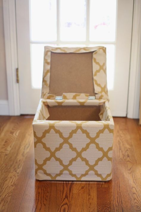 Ikea Living Rooms, Ikea Footstool, Diy Storage Ottoman, Ikea Living, Upcycle Storage, Diy Ottoman, Ikea Living Room, Ottoman Storage Bed, Hemma Diy