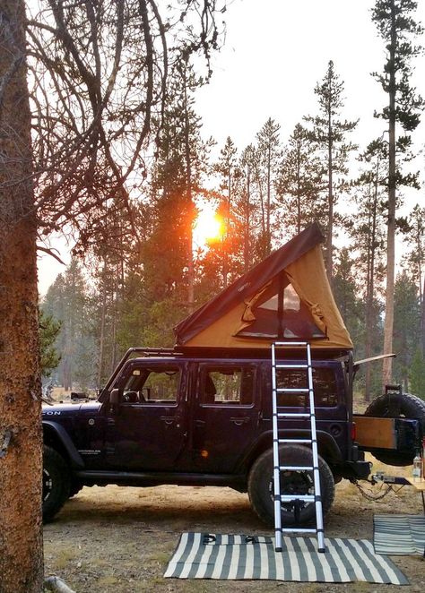 ker-bee: “ sunset in idaho ” Jeep Van Life, Camping Truck Ideas, Jeep Wrangler Camping, Camping Jeep, Van Life Aesthetic, Camping Truck, Zelt Camping, Road Trip France, Jeep Camping