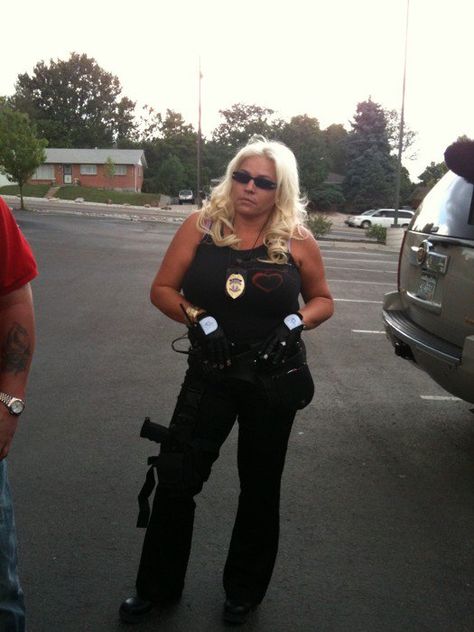 Beth Chapman Beth Chapman Outfits, Dog The Bounty Hunter And Beth Costume, Dog And Beth Halloween Costumes, Beth The Bounty Hunter, Leland Chapman, Beth Chapman, Hunter Costume, Dog The Bounty Hunter, Fun Costumes