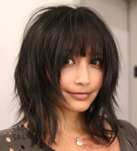 Straight Shag With Arched Bangs Hairstyles Cut, Razor Cut Hair, Razored Haircuts, Medium Shag, Short Layered Bob Haircuts, Modern Shag Haircut, Layered Bob Haircuts, Bob Haircut With Bangs, Midlength Haircuts