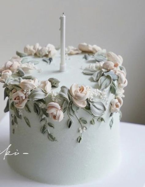 Tårta Design, Bolo Vintage, Aesthetic Cake, Desserts Cake, Cake Aesthetic, Recipe Cake, Elegant Birthday Cakes, Decor Cake, Simple Cake Designs