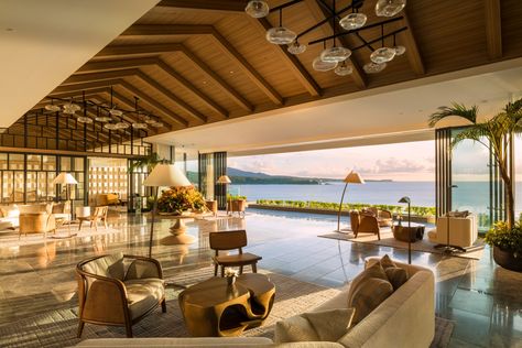 The Halekulani Okinawa Resort Brings a Touch of Hawaii to Japan - ArchiExpo e-Magazine Japanese Lighting, Luxury Resort Hotels, Resort Interior, Riviera Cancun, Luxury Resort, Okinawa, Travel And Leisure, Hotels And Resorts, Best Hotels