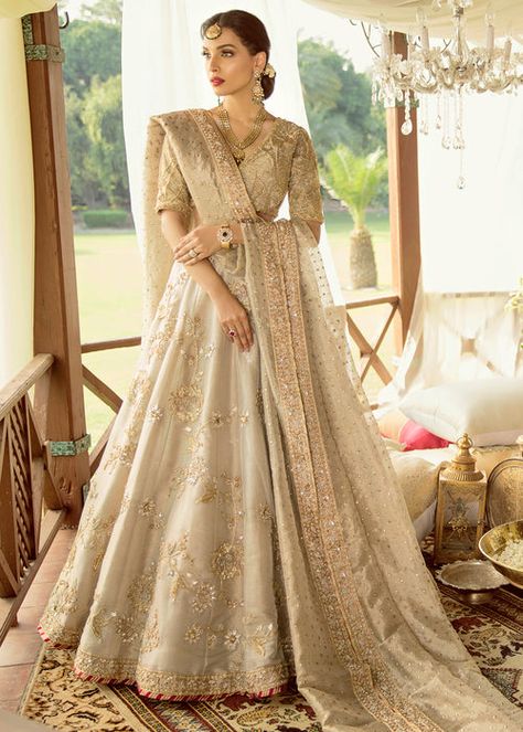 Gharara Designs, Pakistani Brides, Pakistani Bridal Dress, Pengantin India, Walima Dress, Desi Wedding Dresses, Nikkah Dress, Asian Bridal Dresses, Asian Wedding Dress