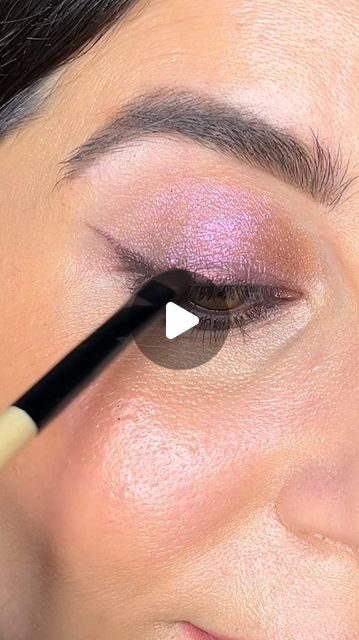 Bobbi Brown Cosmetics on Instagram: "In case you need some last-minute Valentine’s inspo. Look by @luciarussomakeup GET THE LOOK: • STEP 1: Apply Long-Wear Cream Shadow Stick in Mulberry all over lid and blend with finger out to crease. • STEP 2: Swipe Long-Wear Cream Shadow Stick in Incan- descent along the crease. • STEP 3: Apply Long-Wear Eye Pencil in Mahogany to upper and lower waterline. Add a soft wing for extra drama. #BobbiBrown #ValentinesDayMakeup #ValentinesDayEyeLook #EyeShadow #SmokeyEyes #EyeMakeup #MakeupLook" Valentines Day Makeup, Shadow Sticks, Soft Makeup, Eye Pencil, Smokey Eye, Bobbi Brown Cosmetics, Bobbi Brown, Get The Look, Makeup Looks