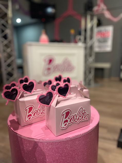 Google Pic, Barbie Merchandise, Freedom Party, Barbie Theme Party, Random Products, Sweet Tables, Barbie Birthday Party, Barbie Theme, Barbie Birthday